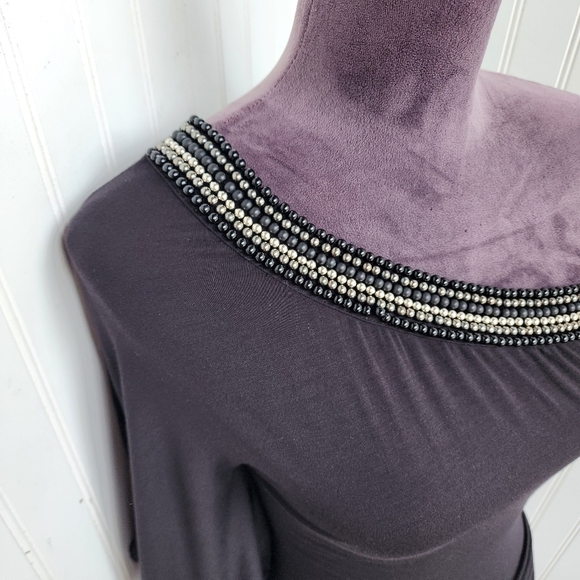 Bebe Women’s Stretch Black Beaded Asymmetrical One Cold Shoulder Top Blouse XS - Picture 3 of 11